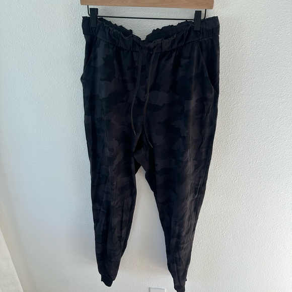 lululemon athletica Pants - Lululemon joggers